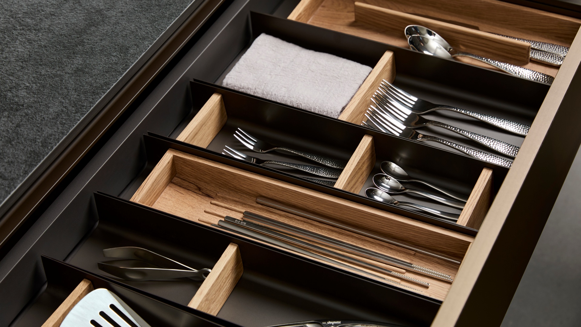 SIMON<br>Kitchen Drawer Organizer