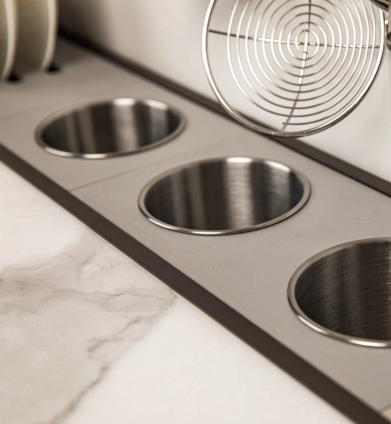 NOTT<br>Worktop Channel Storage