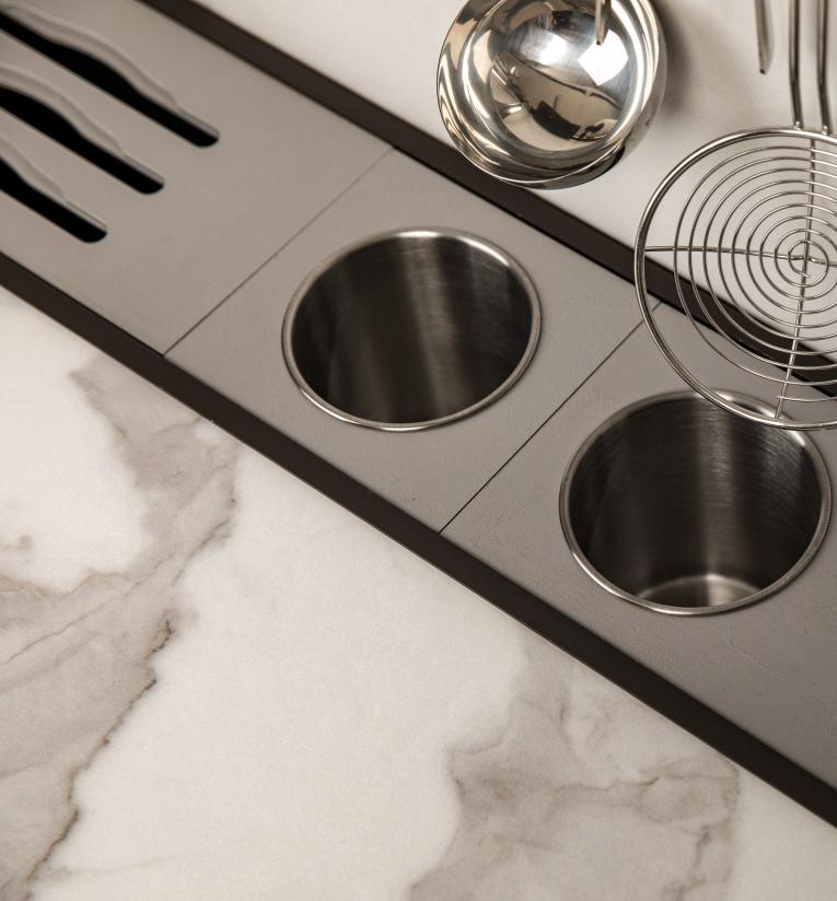 NOTT<br>Worktop Channel Storage