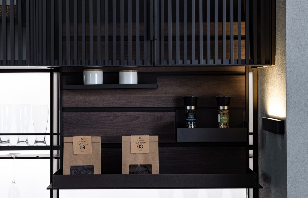 MEYLER<br>Electric Cabinet Lift